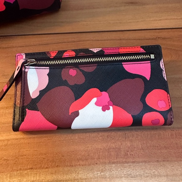 Kate Spade Tote with Kate Spade Wallet ♠️🥰 - Picture 4 of 8